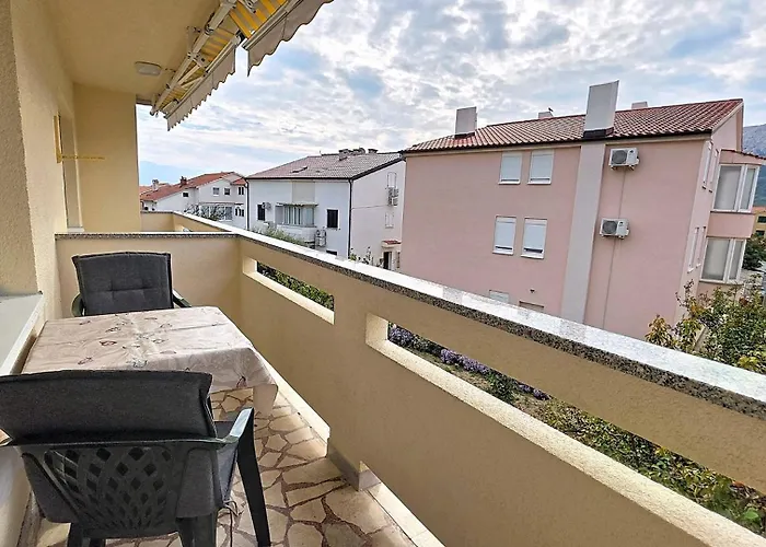 Daire Zic Vesna - 350 M From The *