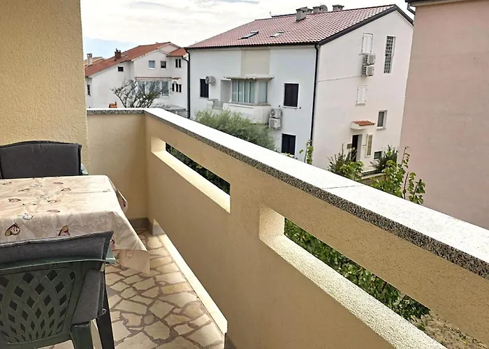 Apartment Zic Vesna - 350 M From The