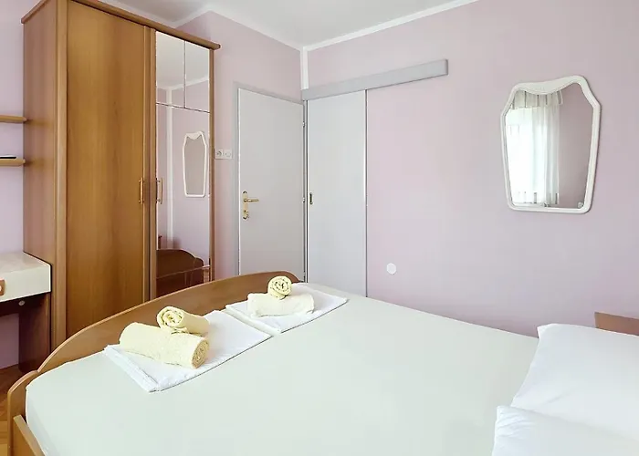 Appartement Zic Vesna - 350 M From The