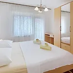 Zic Vesna - 350 M From The Apartament